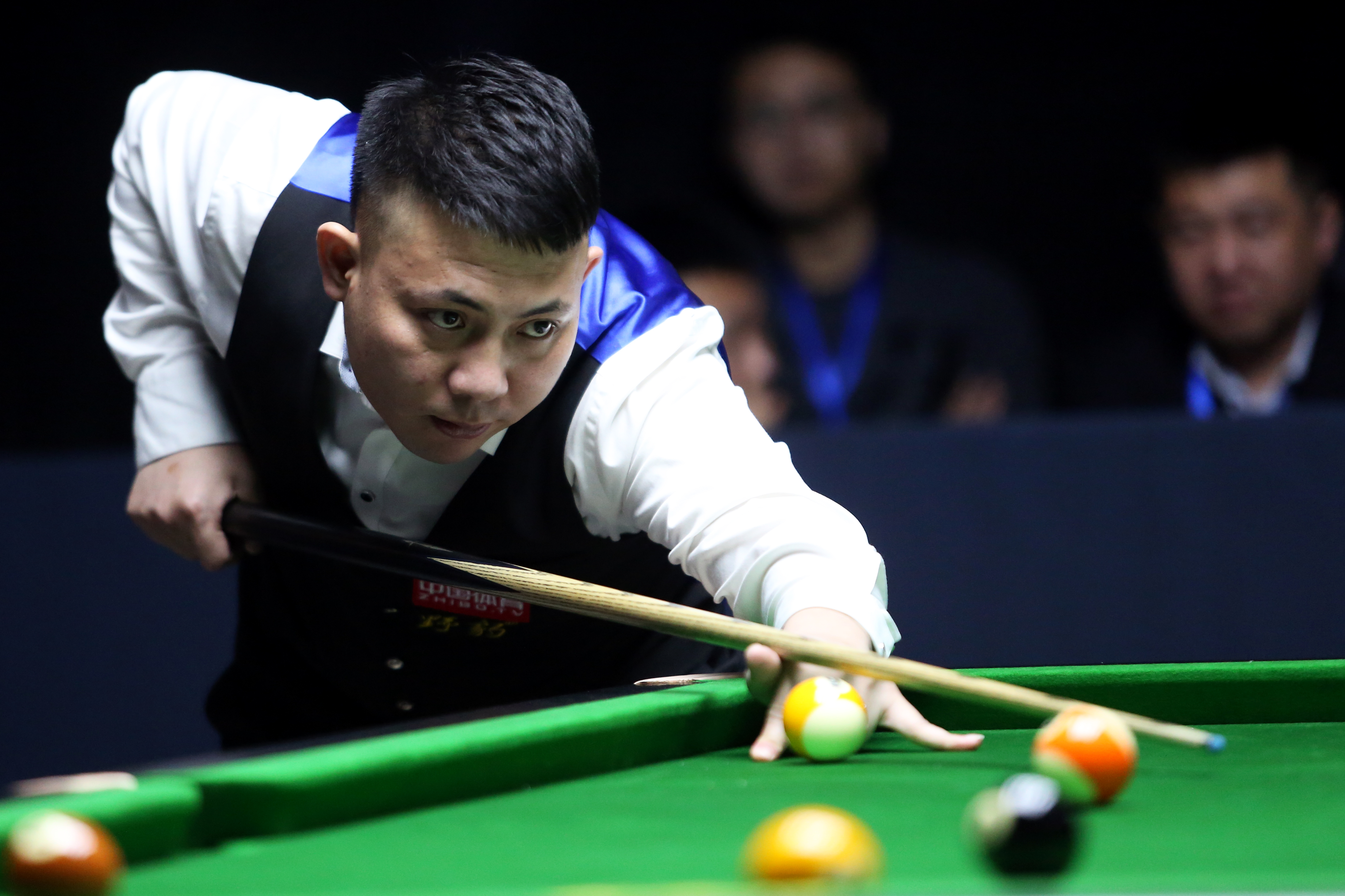 轻人心中激 轻人心中激